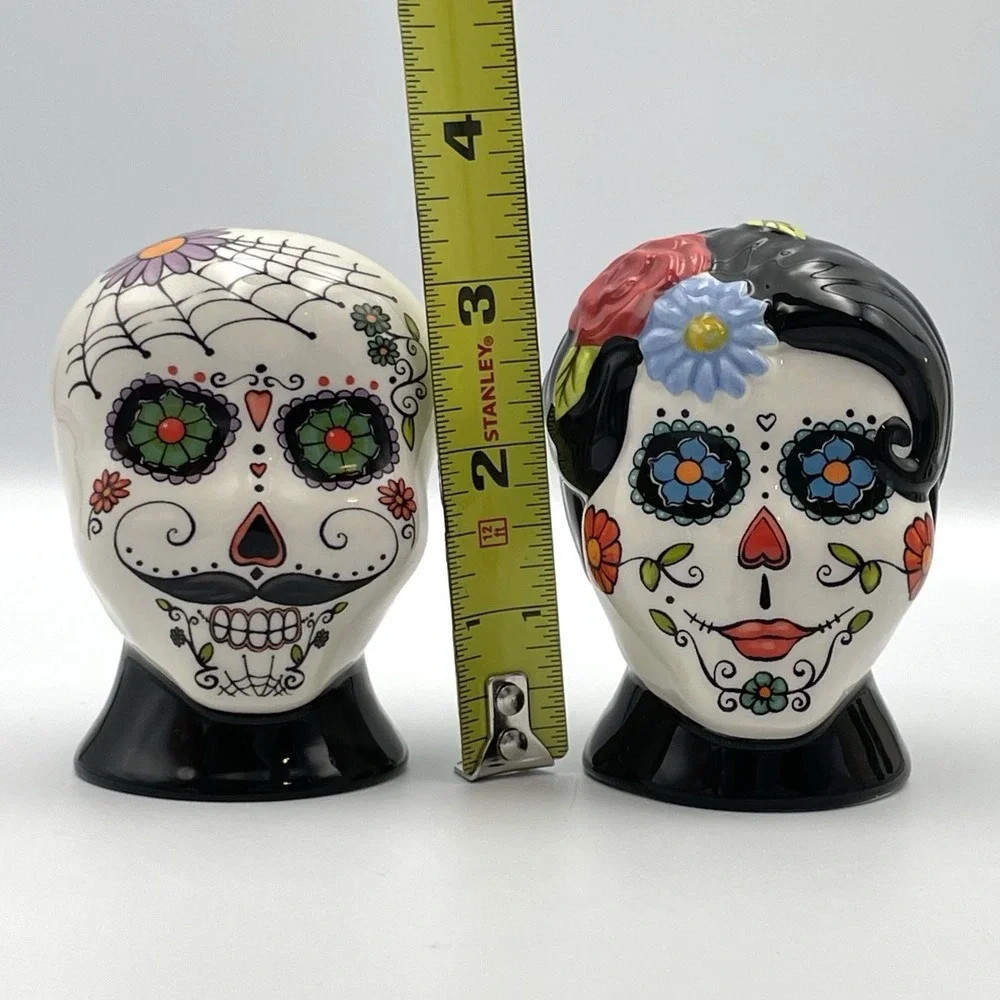 Cracker Barrel Sugar Skull Salt Pepper Shaker Set Day Of The Dead NIB‎ Halloween